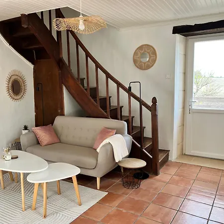 Holiday home Charmante Maison A La Campagne *