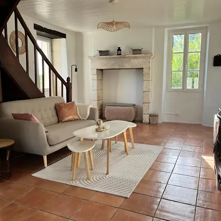 Holiday home Charmante Maison A La Campagne Bertric-Buree
